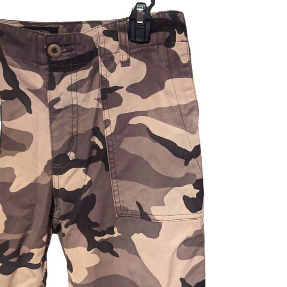 Le Superbe Women's Casbah Blushing Cropped Ankle Camo Pants Size 8 NWT - Picture 3 of 7